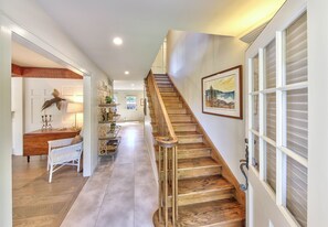 Interior - 4005 Heaven's Gate - Golden Rectangle Gem (Carmel)