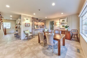 Dining - 4005 Heaven's Gate - Golden Rectangle Gem (Carmel)