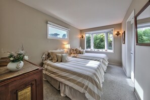 4 bedrooms, iron/ironing board, free WiFi, bed sheets - 4010 El Jardin Viejo, Carmel Point Home Near Beach (Carmel)