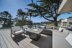 Terrace/patio - 4011 Big Little Lies - Modern, Oceanfront Home (Carmel)