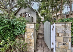 Property grounds - 4018 Holly House - Charming Carmel-by-the-Sea Home (Carmel)