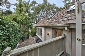 Property grounds - 4018 Holly House - Charming Carmel-by-the-Sea Home (Carmel)