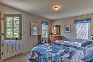 2 bedrooms, iron/ironing board, free WiFi, bed sheets - 4020 Moore Fun - Cozy and Warm Carmel Home (Carmel)