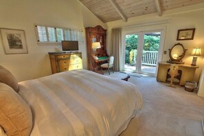 2 bedrooms, desk, iron/ironing board, free WiFi - 4023 Monte Verde Sanctuary - Sweet Carmel Home (Carmel)