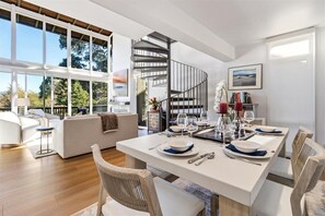 Dining - 4024 Tree House - Golf Course Condo at Quail Lodge (Carmel)
