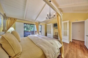 3 makuuhuonetta, silitysrauta/-lauta, ilmainen Wi-Fi, vuodevaatteet