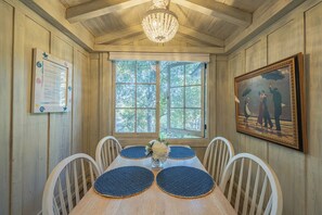 Dining - 4034 Skybird - Tranquil Cottage Near the Beach (Carmel)