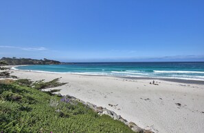 Beach nearby - 4036 Upside - Beach House 1 Block Walk to Beach (Carmel)