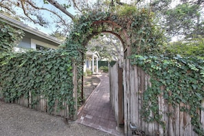 Property grounds - 4038 Whit's End ~ Dog Friendly, Private Fenced Yard (Carmel)