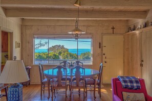 Dining - 4039 Collins - Ocean View Home, Walk to Beach (Carmel)