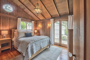 2 bedrooms, iron/ironing board, free WiFi, bed sheets - 4043 La Casita - Quintessential Carmel Cottage (Carmel)