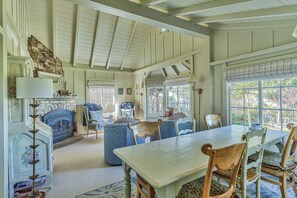 Dining - 4044 Little Pink - Fairytale Carmel Beach Cottage (Carmel)