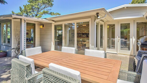 Outdoor dining - 4047 Carmelo Corner - Three Blocks to Beach (Carmel)