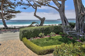 Property grounds - 4048 Sea Gate - Stunning Ocean Views, Beach Access (Carmel)