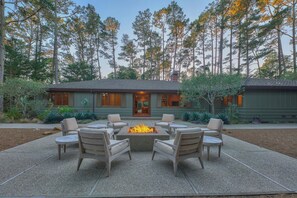 Terrace/patio - 4049 Second Sun - Spacious Pebble Beach® Home (Pebble Beach)