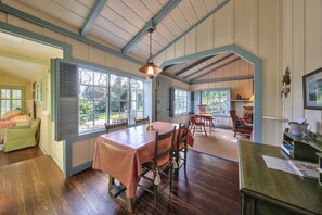 Dining - 4060 Valley View Cottage - Cute, Quaint, Carmel (Carmel)