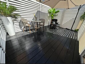 تناول الطعام بالخارج