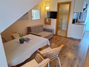 Kamar Double Basic, pemandangan halaman | Wi-Fi gratis