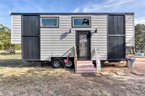 Exterior - Tiny Islands Resort – Aruba | Tropical Tiny Home with Loft, Fire Pit & Style (Blanco)