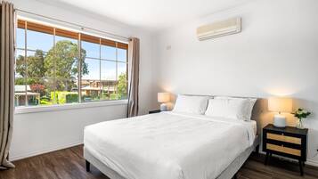 Apartment | 3 bedrooms, bed sheets