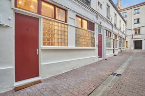 Exterior detail - Apartment Suite Saint Germain / Rue de Rennes (Paris)