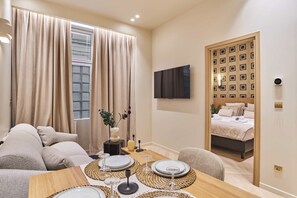 Apartment | Dining - Apartment Suite Saint Germain / Rue de Rennes (Paris)