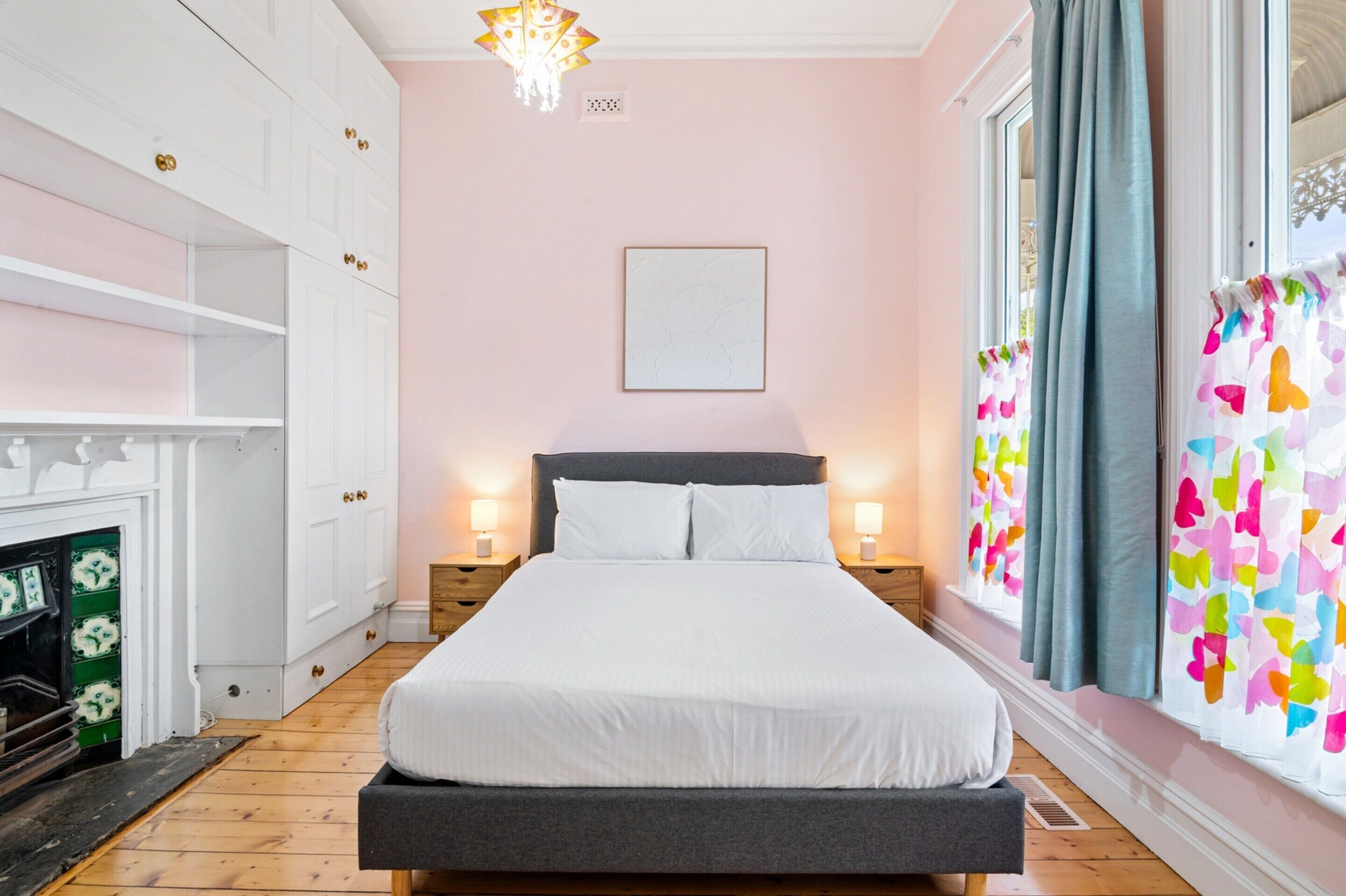 Apartment | 4 bedrooms, laptop workspace, bed sheets