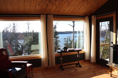 Stunning 2-story cabin retreat with AC on a tranquil ocean bay