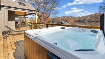 Bain à remous extérieur