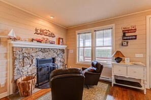 Interior - New Listing! National Forest Access + Hot Tub | Continental Divide | Deck (Fairplay)