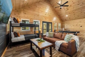 Fernseher, Kamin, Videospiele