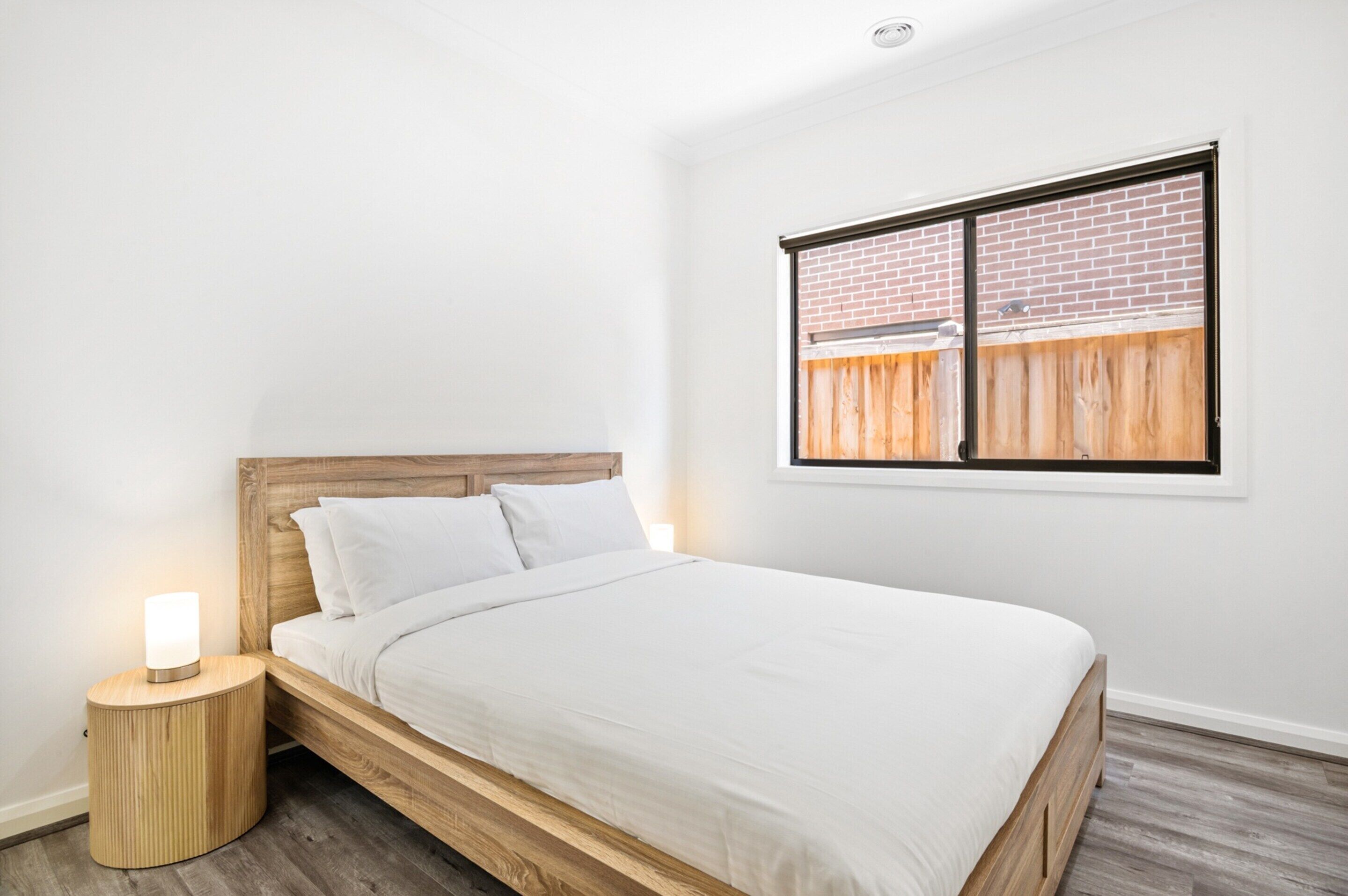 4 عدّة غرف نوم وملاءات أسرّة