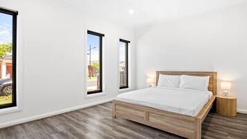 Apartment | 4 bedrooms, bed sheets