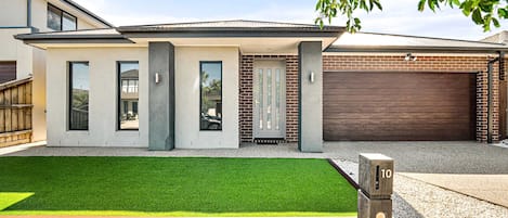 Apartment | Reception