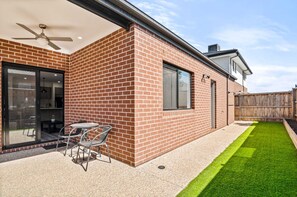 Reception - Spacious 4-bed Home With Private Outdoor Area (Melbourne)