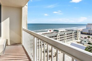 Property grounds - Amazing 1 Bedroom&1Bath  OCEAN-VIEW Condo (Davenport)