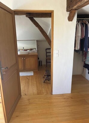 House | Meja sambut tetamu