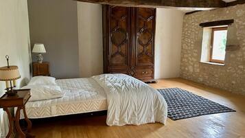 House | 4 bilik tidur