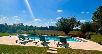 Holiday Home in Pardaillan With Private Pool