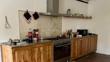 House | Dapur peribadi | Kerusi tinggi