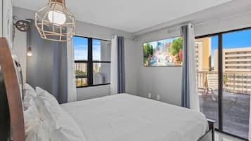 2 habitaciones, tabla de planchar con plancha y cuna de viaje