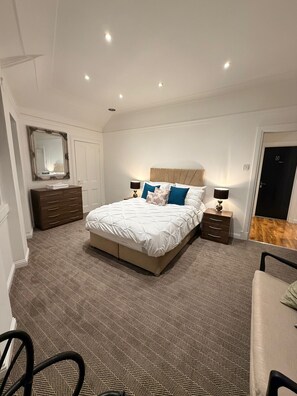 Iron/ironing board, WiFi - The perfect place we call home (glasgow)