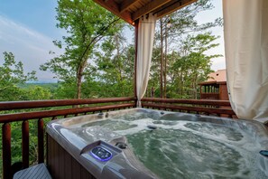 Outdoor spa tub - Lux Cabin w/ Indoor Pool, Theater & Views Sleeps 20 (Sevierville)