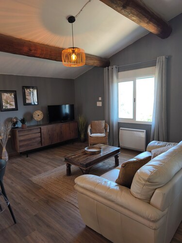 Charming country cottage with view