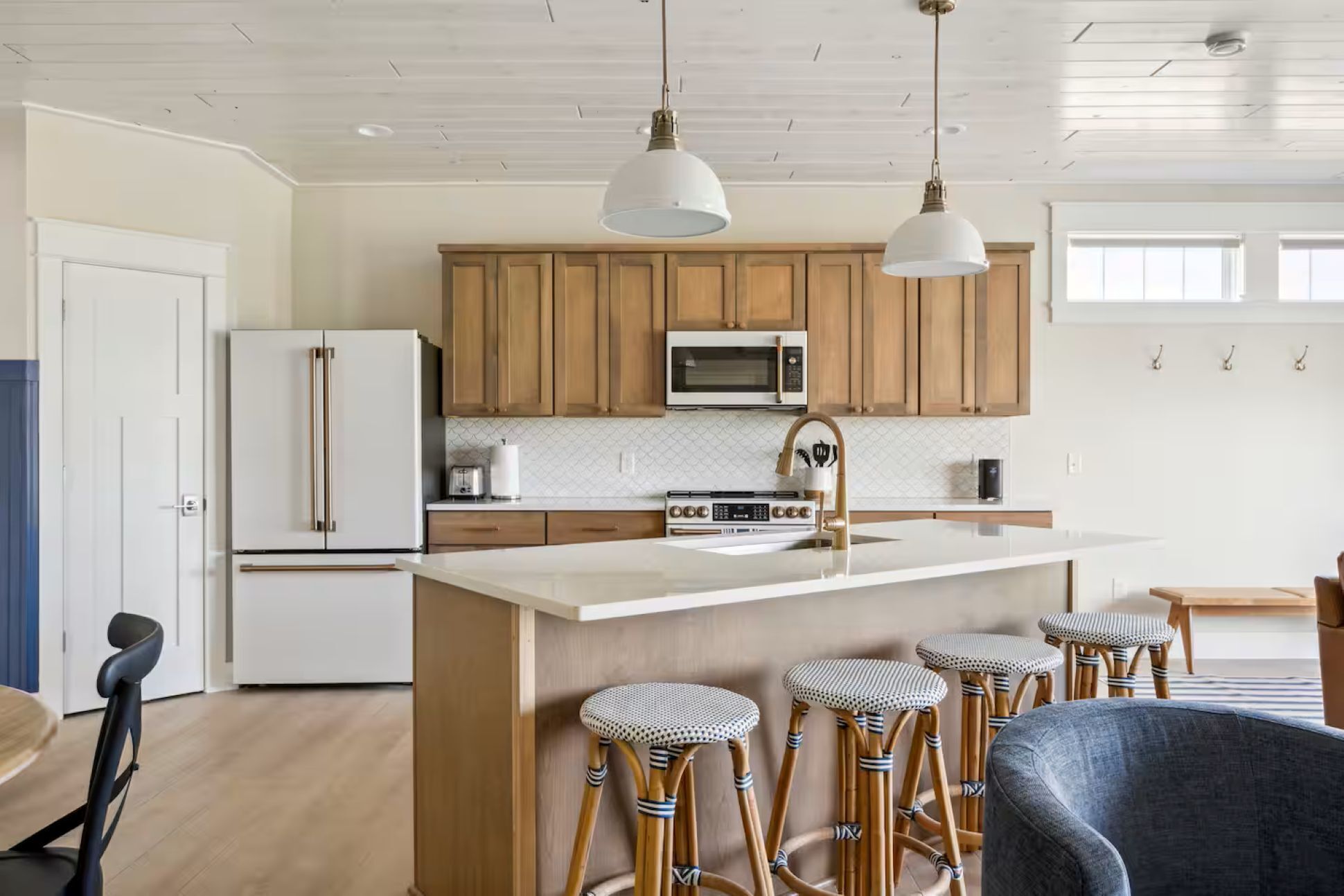 Family Suite | Private kitchen | Coffee/tea maker, toaster, cookware/dishes/utensils