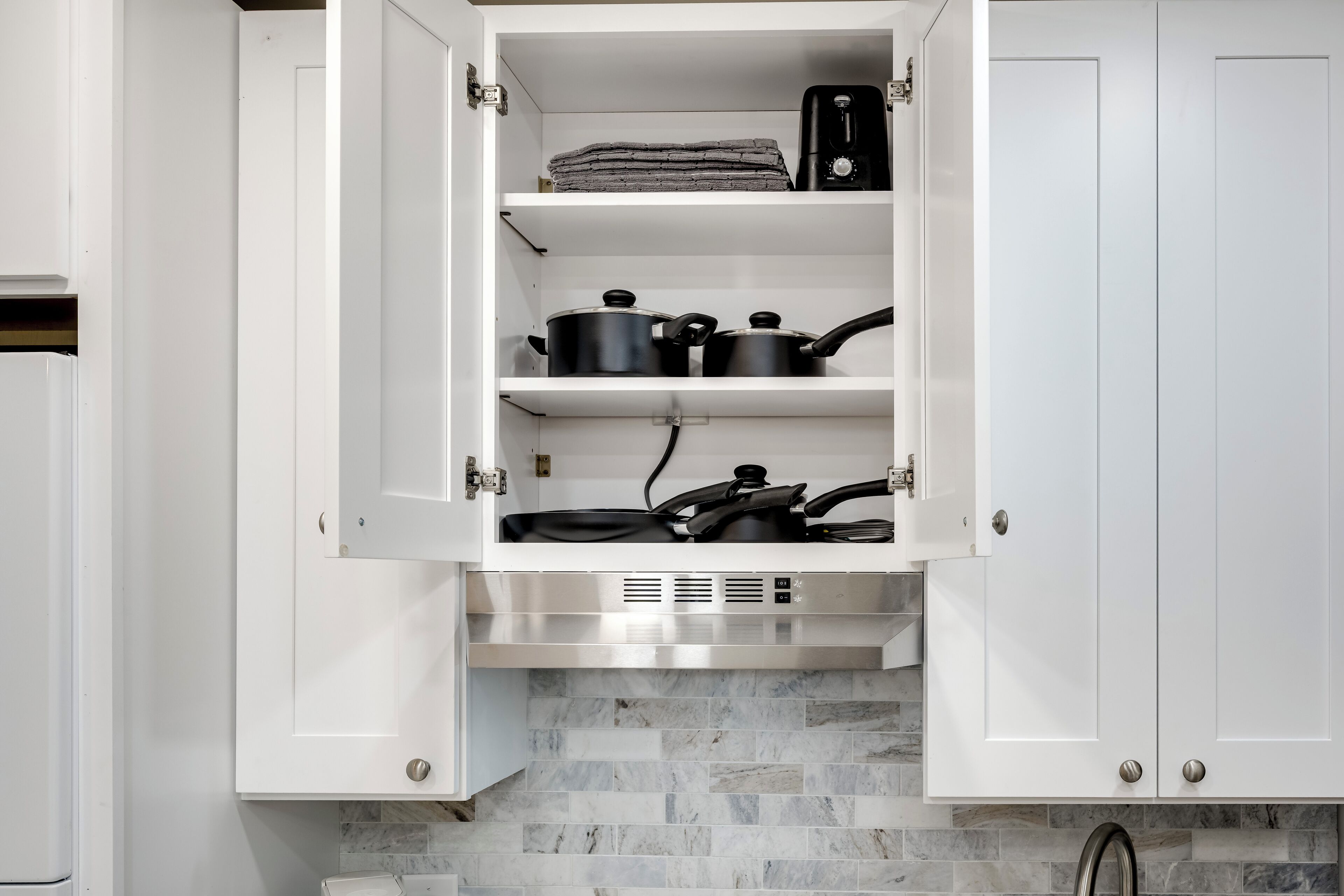 Microondas y placa de cocina