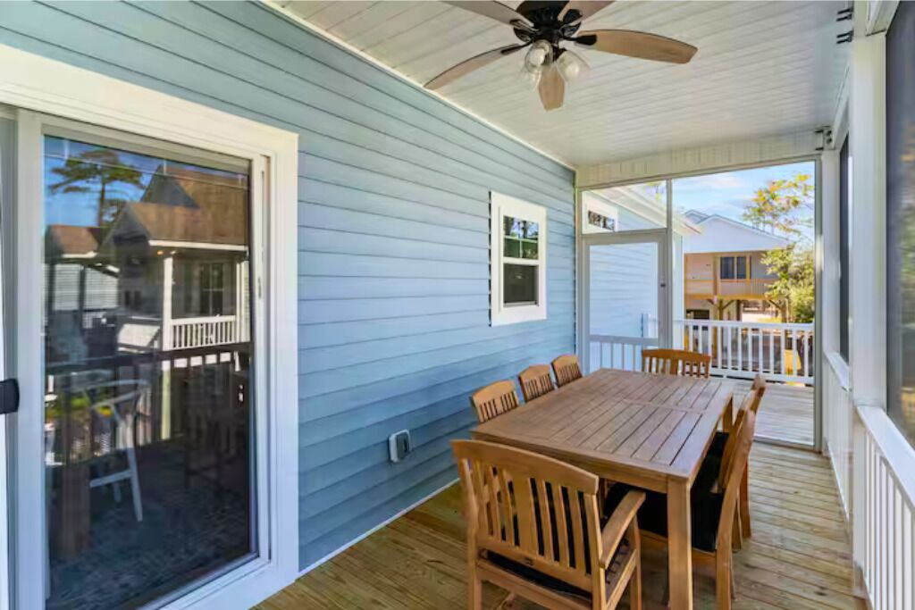 屋外ダイニングエリア