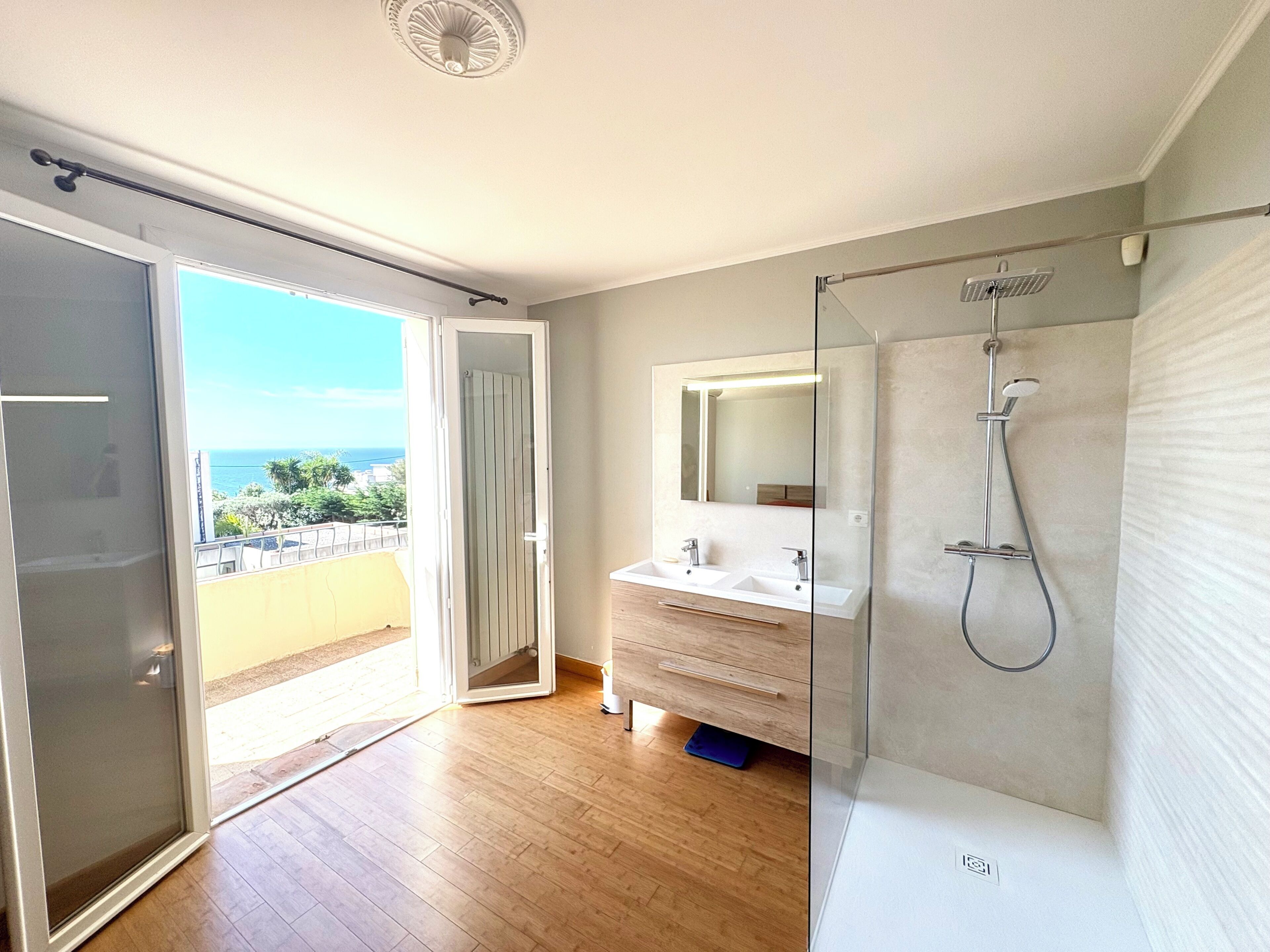 Regadera y bidet 