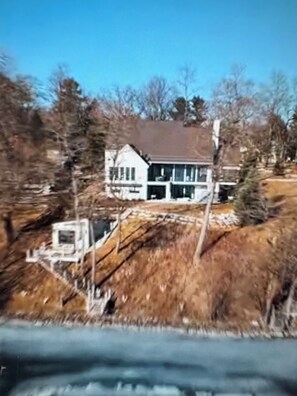 Exterior - Spacious 6-bedroom private Green Lake lakefront estate with over 7,000 sq ft (Green Lake)