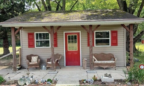 3-bedroom country home perfect for indoor or outdoor gatherings.